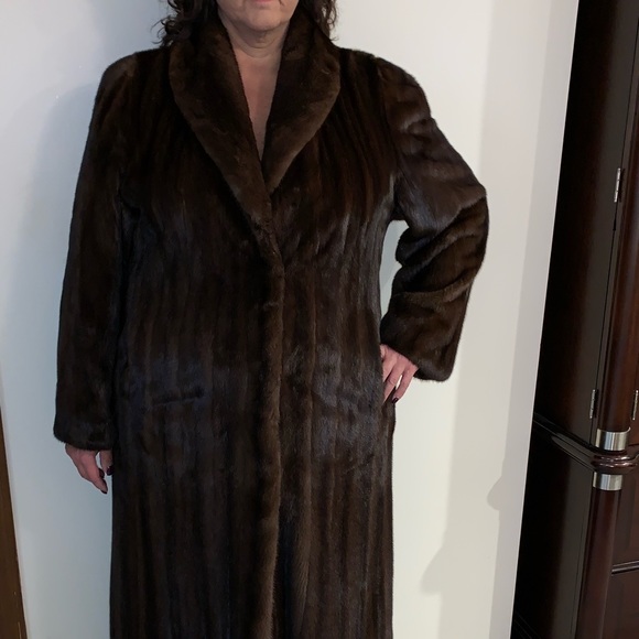 Macy's Jackets & Blazers - Beautiful mink coat $900 or best offer.